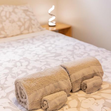 Back Garden Flat With Free On Street Parking And Fiber Wifi - 15 Mins To Ferry, Stadium, Cbd Уелингтън Екстериор снимка