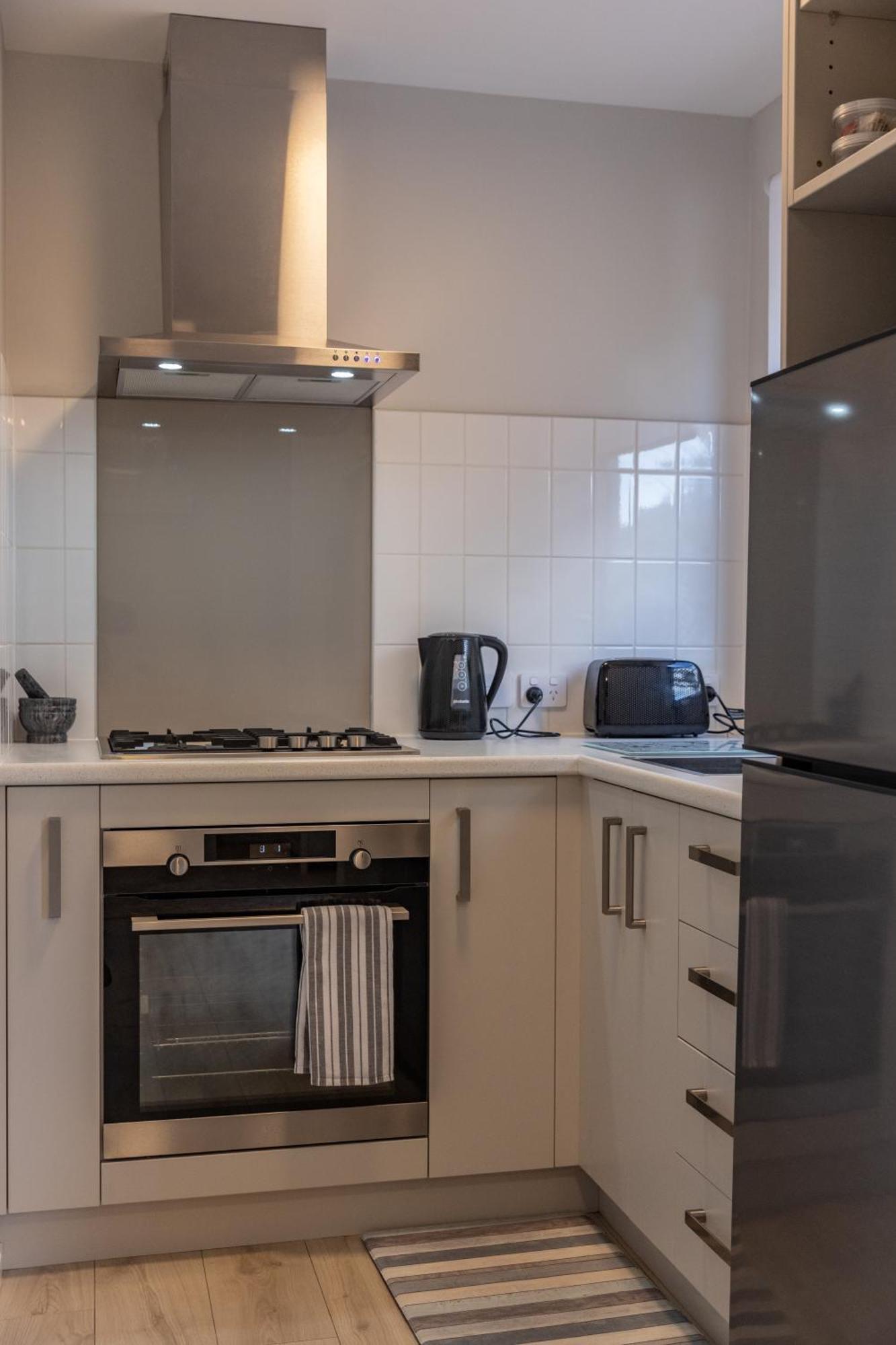 Back Garden Flat With Free On Street Parking And Fiber Wifi - 15 Mins To Ferry, Stadium, Cbd Уелингтън Екстериор снимка